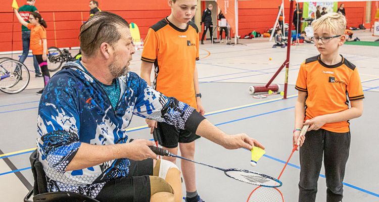 Buurtsportcoaches aangepast sporten en cultuur