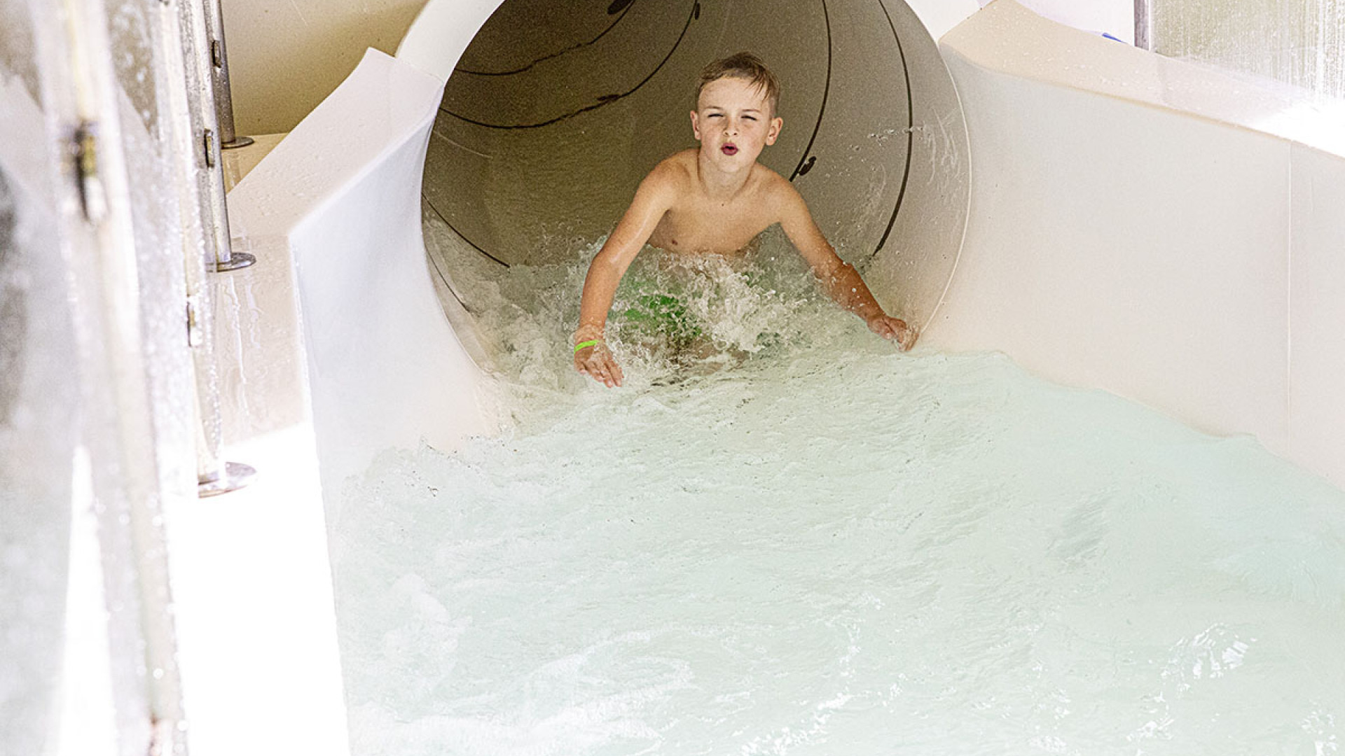 cox-7234-recreatief-zwemmen-glijbaan.jpg